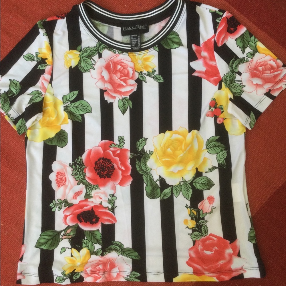 Frank Lyman short sleeve top